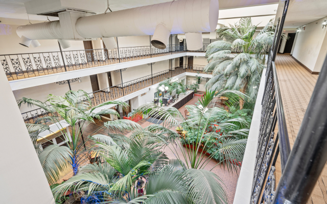 Отель Coratel Plus Suites Wichita West Airport