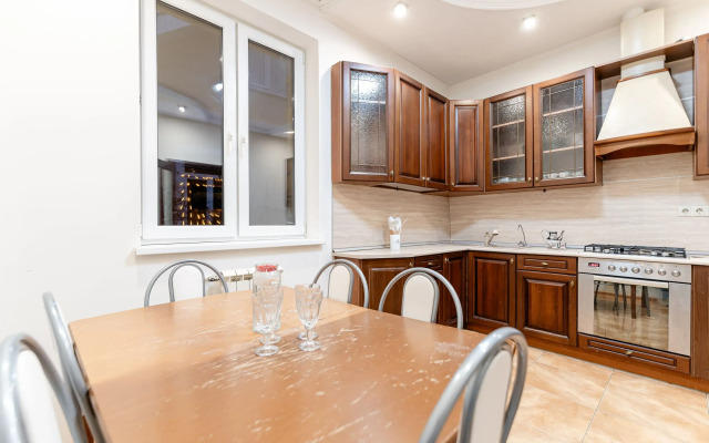 V Beleutovo S Basseynom I Saunoy Private house