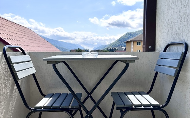 Mountain Hill Apartment