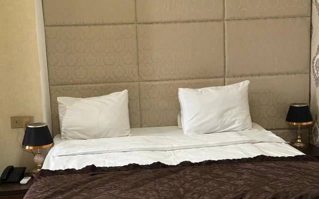 Hotel Grand Mirror