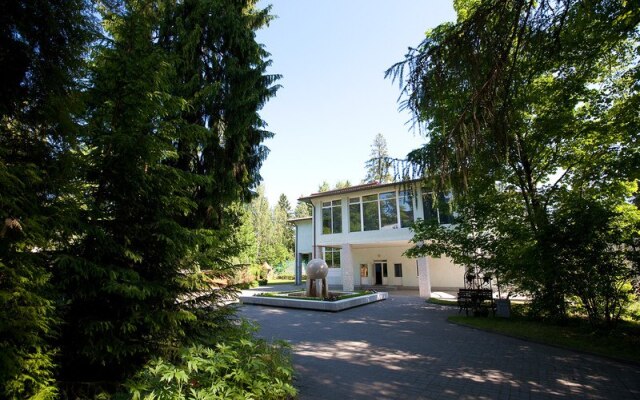 Guest house Zagorodny Klub "aut"