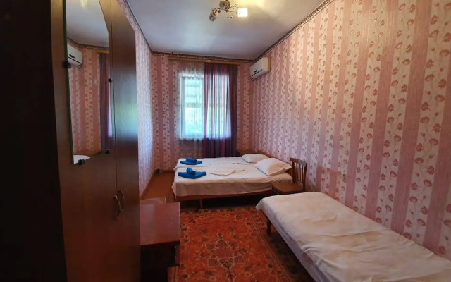 Uyut Guest house