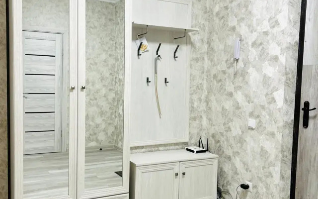 Na Dmitriya Martynova 43 Flat