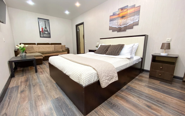 Апартаменты в спальном районе у кинотеатра Луна