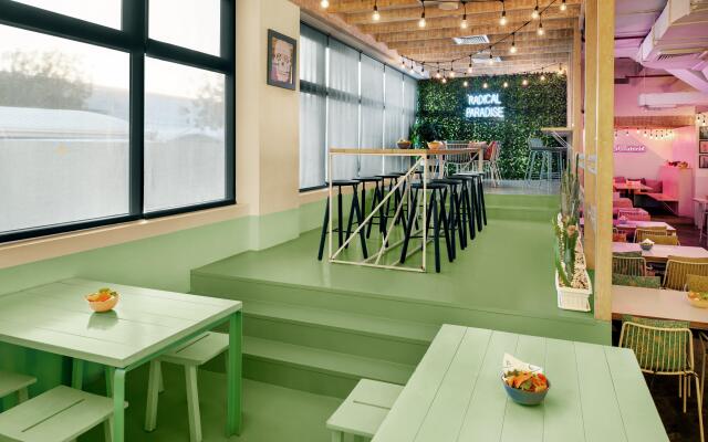 Holiday Inn Express Dubai - Safa Park, an IHG Hotel