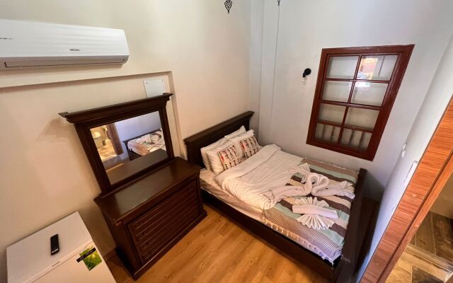 Tarihi Sari Konak Hotel