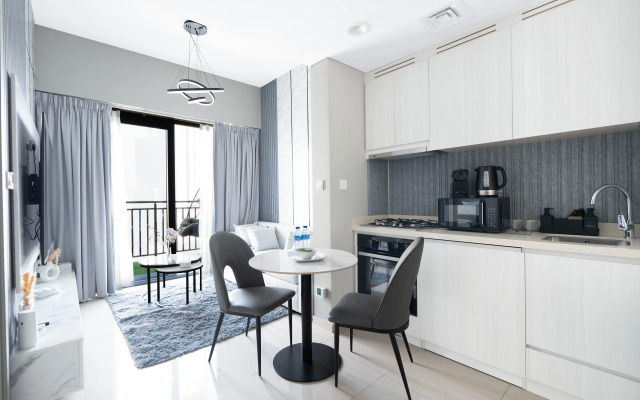 KeyRock Living Dubai Skyline & Pool Access Apartments
