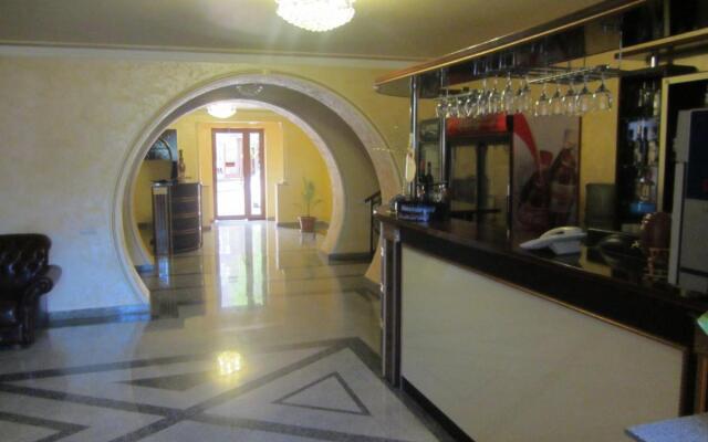Primer hotel