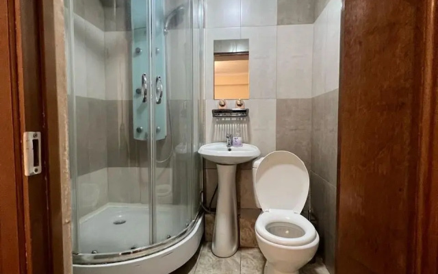 Kvartira The apartment is located on Republic Square. It has one living room and one bedroom