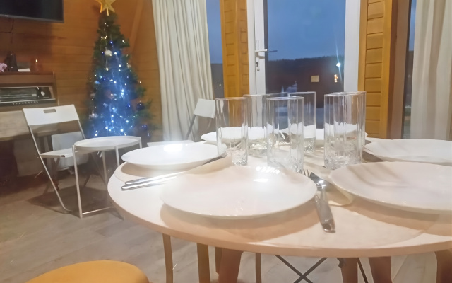 Частный дом с баней-бочкой