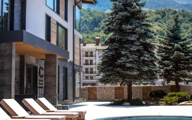 V chetirehzvezdochnom otele Blanc Hill Apartment