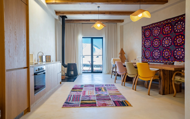 Apartamenty Prostornye apartamenty s 2 spal'nami i 2 vannymi v zdanii NEO ski-in/ski-out Novyj Gudauri