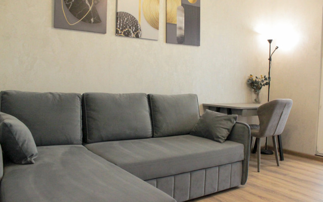 Na Romanovskoy 7 Flat