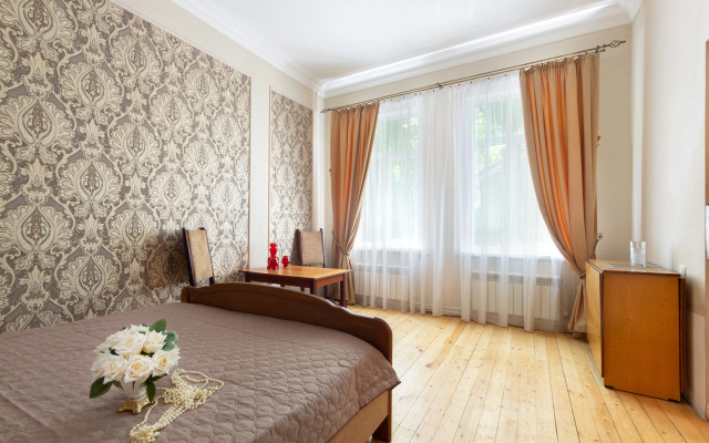 Квартира Двухкомнатная Квартира на Урицкого 12