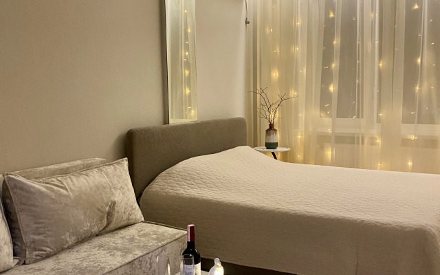 Lux U Metro Grushevkа Apartment