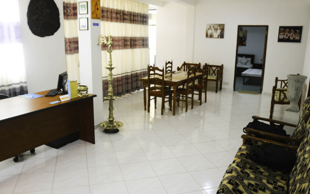Yoho Travellers Residence Guest House