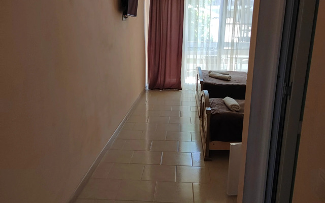 Robert I Oksana Guest house