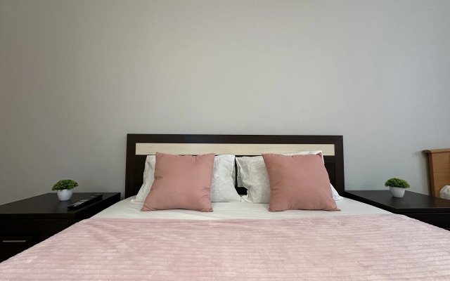 Апартаменты LikeHome на Челюскинцев 18А