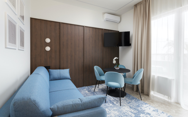 Elpida Hotel