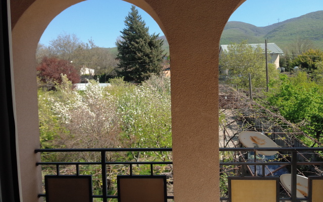Saguramo Garden Guest House