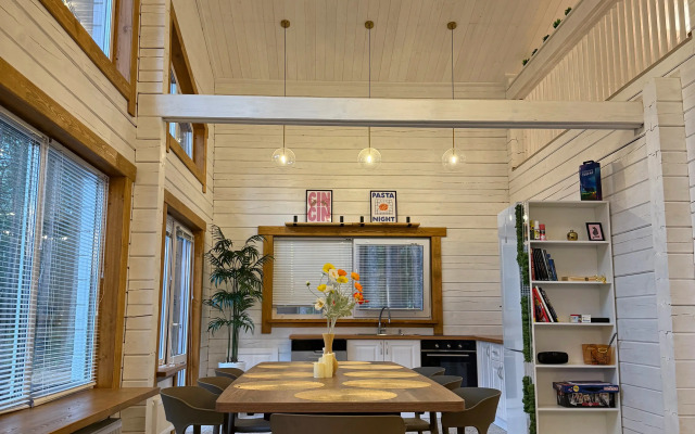 Частный дом Белый и сосны