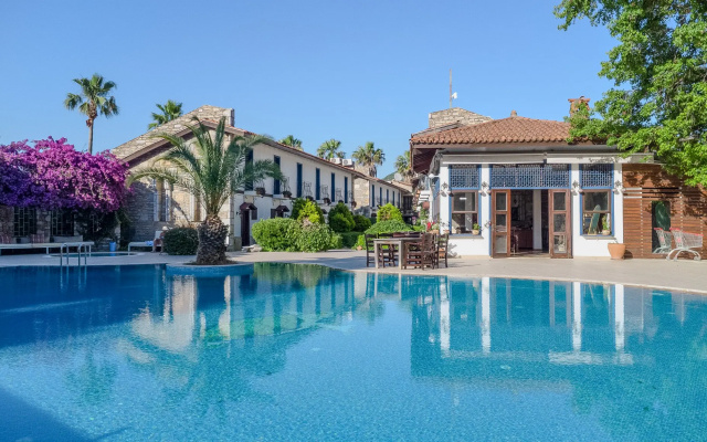 Отель Aydos Hotels & Breeze Restaurant