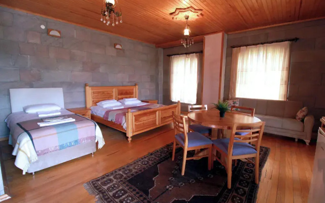 Lake Cildir Lodge Hotel