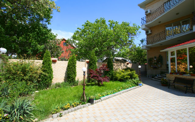 Golden Ledy Guest House