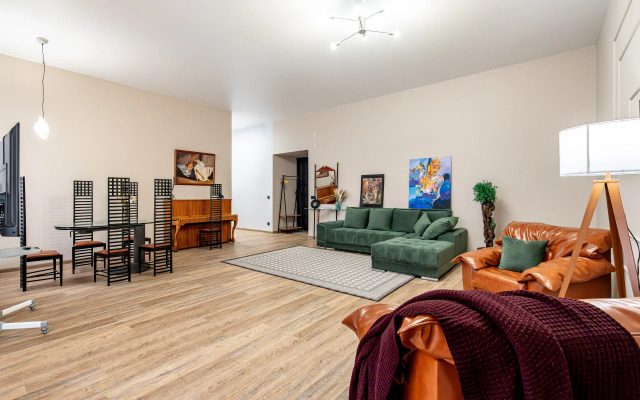 Sergeew Apartments dvuhkomnatnyj Lyuks s vidom na naberezhnuyu Fontanki Apartments