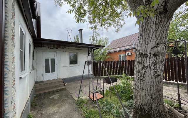 Vblizi Termalnykh Istochnikov Private house