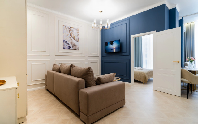 Monstera Lyuks v Nebuge Flat