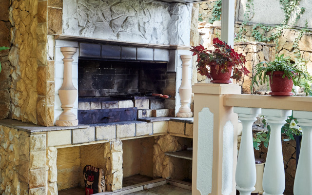 Lux Guest House