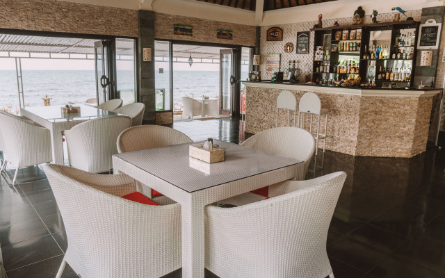 Bondalem Beach Club Hotel