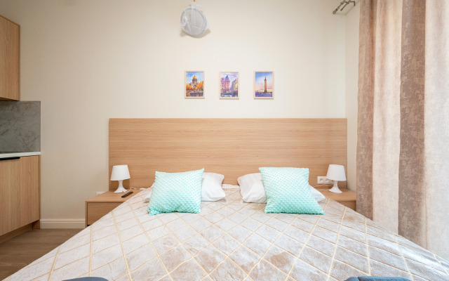 Na Naberezhnoy Makarova 58 Apartments