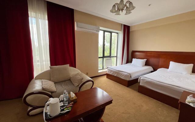 Hotel Luxurious