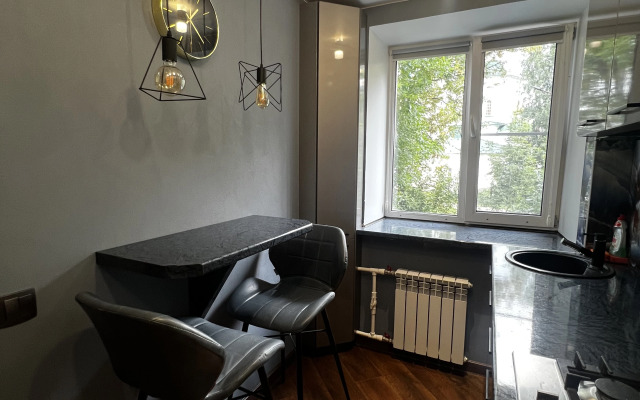 V Tsentre Goroda Flat