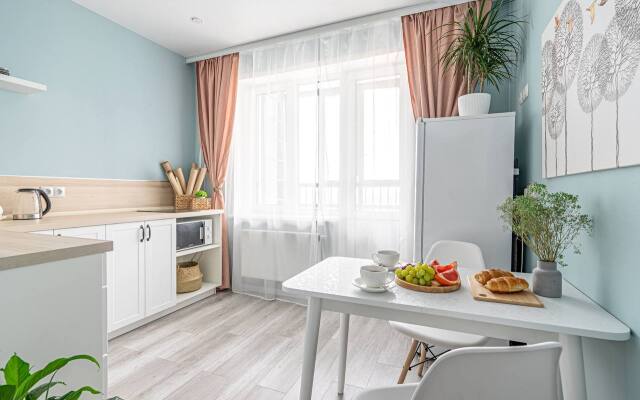 Stilnaya i svetlaya ryadom s Megoy i Ippodromom Flat