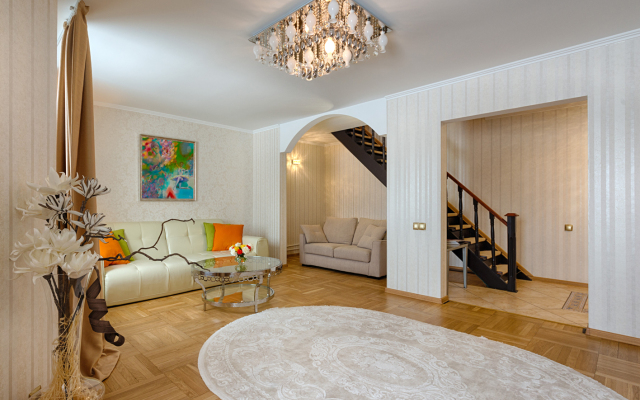 5-komnatnye HomeApart Storozhovskaya, 8 Apartments