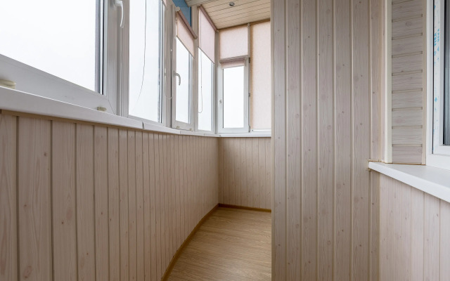 V Azhk Parusa Flat