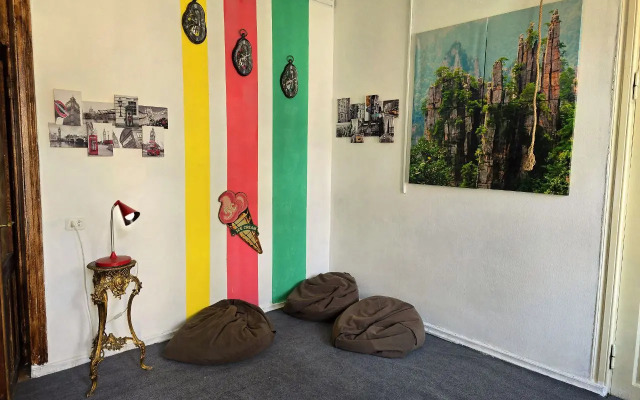 Colors Hostel