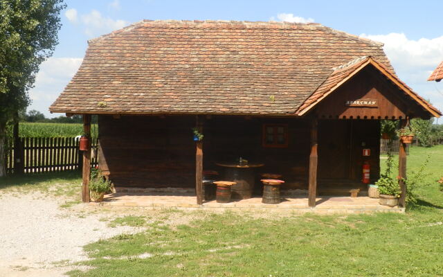 Tradicije Cigoc Apart-Hotel