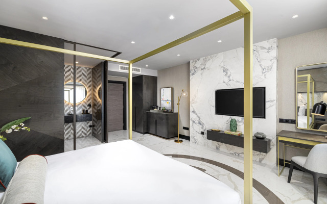 Lure Hotel