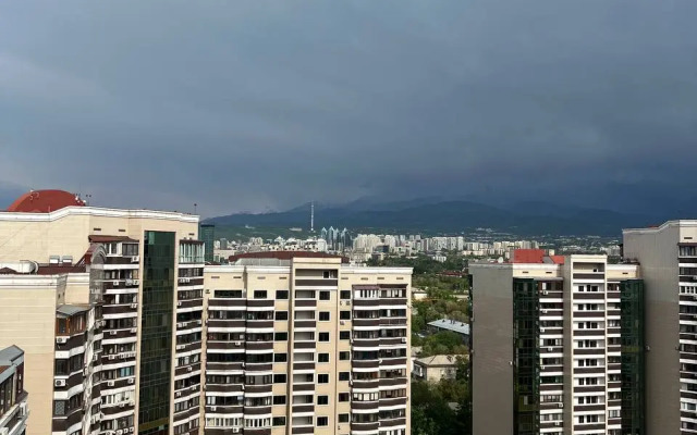 2-Kh Komnatnaya v Zhk Aray Flat