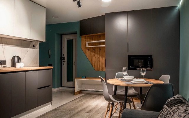 Uyutnaya s dizaneynerskim remontom v tsentre goroda Flat