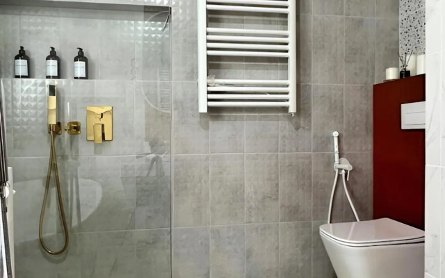 100 Kvadratov s Dizaynerskim Remontom Private House