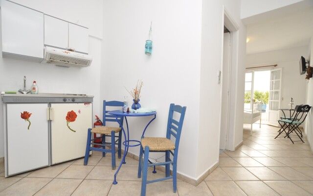 Manos Apartments