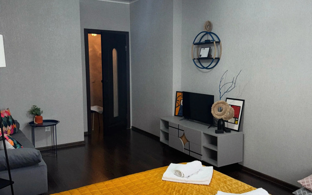 Na Ulitse Generala Chelnokova 48 Flat