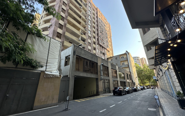 3-komn. ryadom s restoranom DIMOND, DI8210 Flat