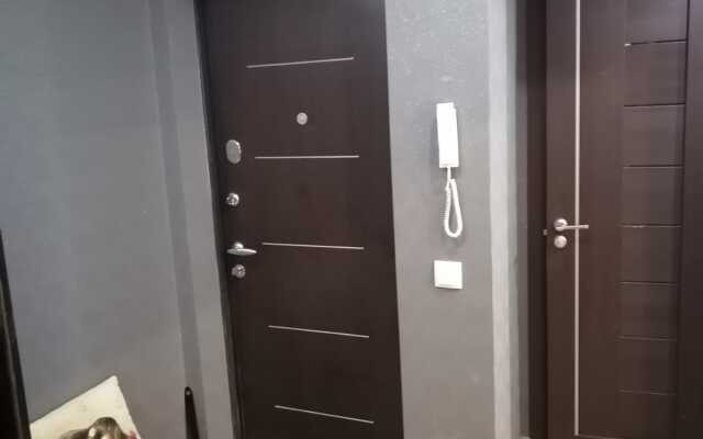 V Tikhom Meste Flat