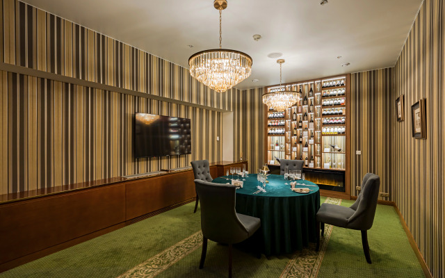 President Hotel